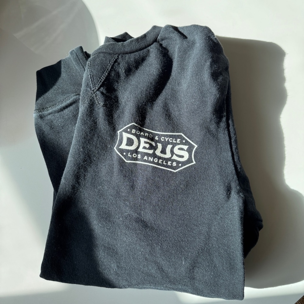 Deus Ex Machina- BLACK